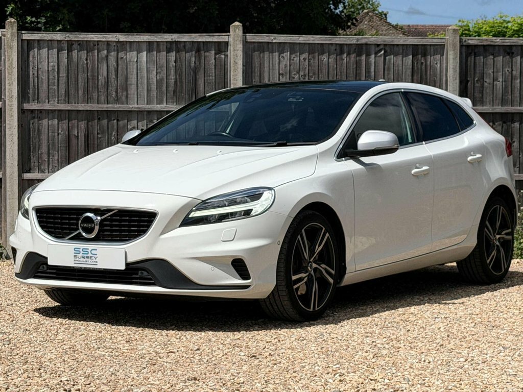 Volvo V40 1.5L R-design Pro White #2