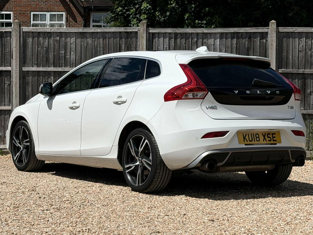 Volvo V40 1.5L R-design Pro White #4
