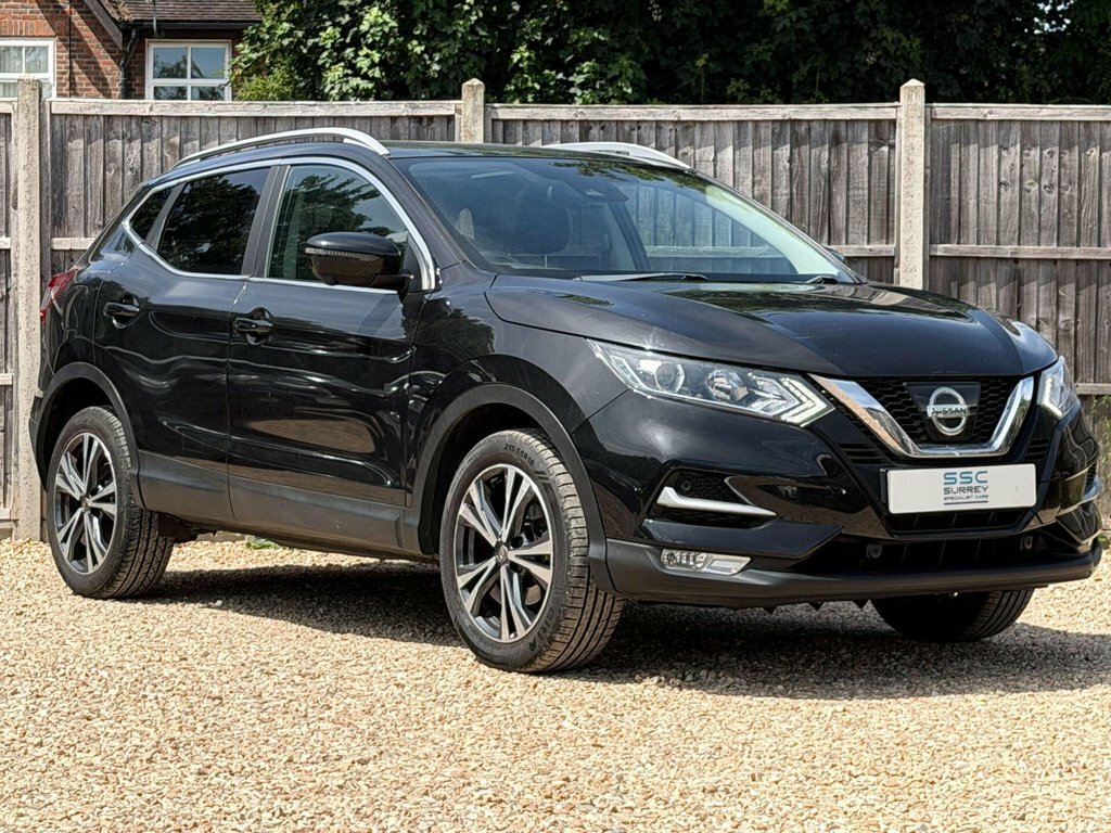 Nissan Qashqai 1.2L N-connecta Black