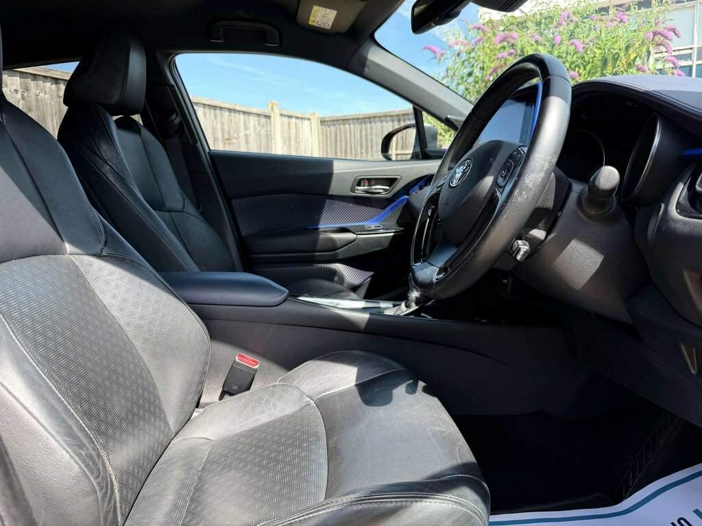 Toyota C-Hr 1.8 Vvt-h Excel Cvt Euro 6 Ss White #29