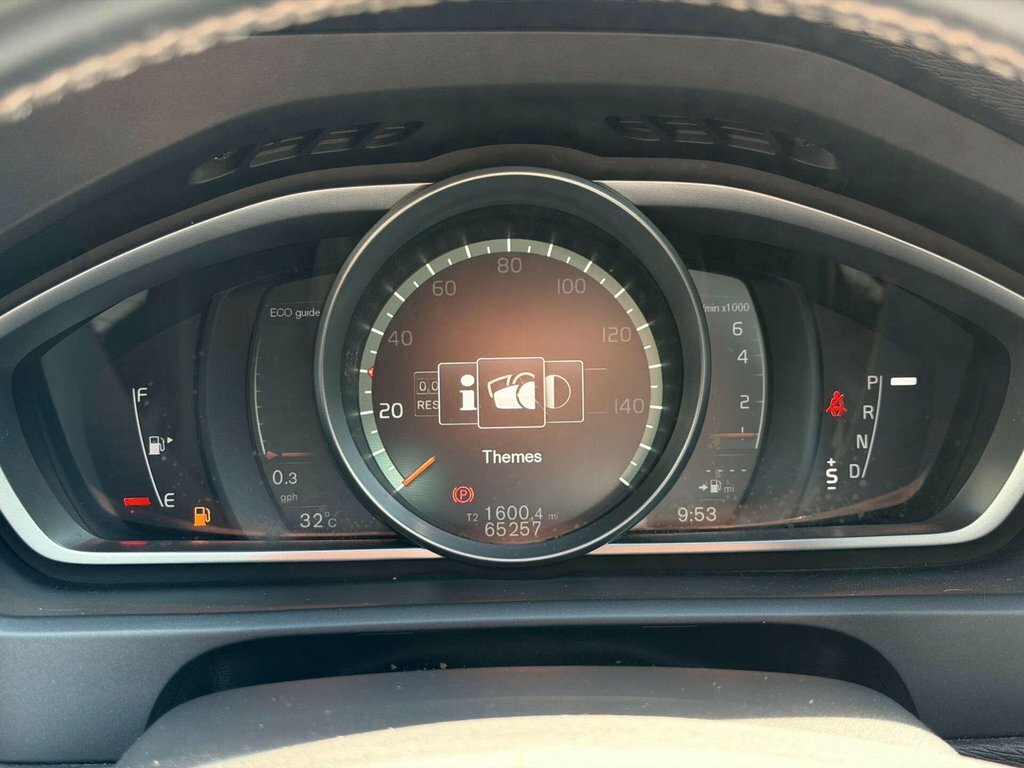 Volvo V40 T2 Momentum - Rear Park Assist, City Safety Black #57