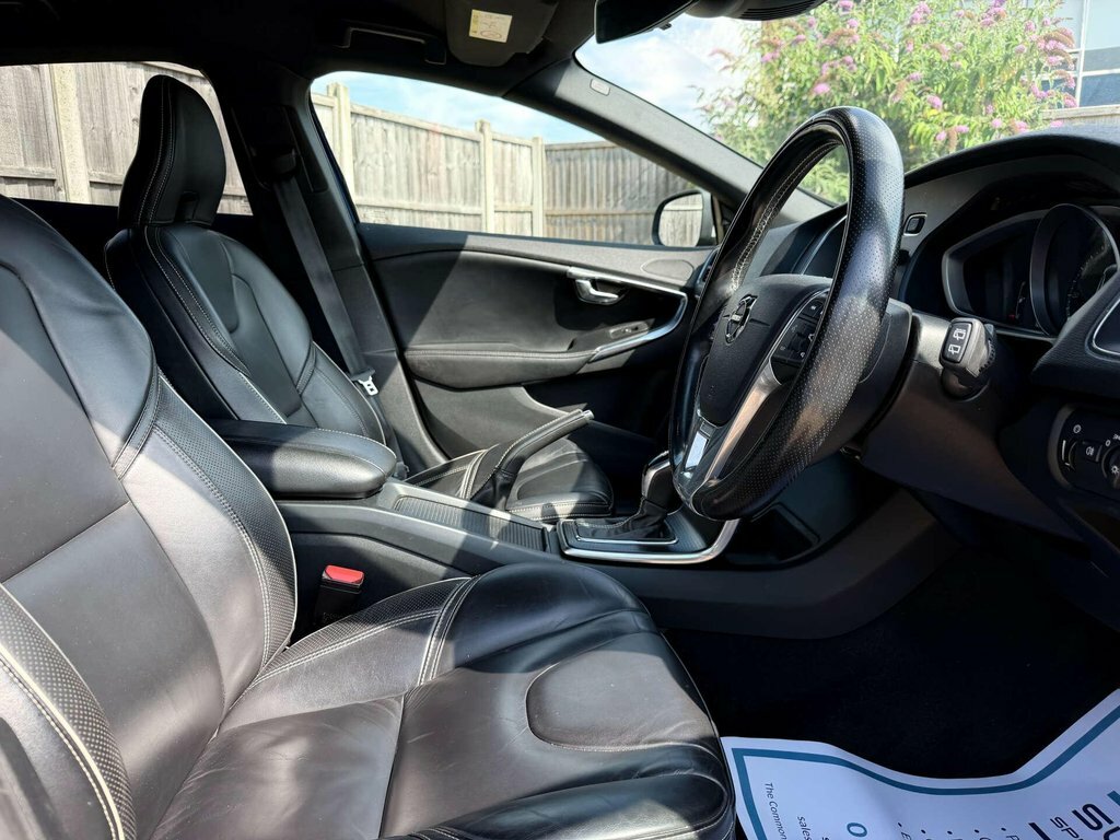 Volvo V40 1.5L R-design Pro Blue #5