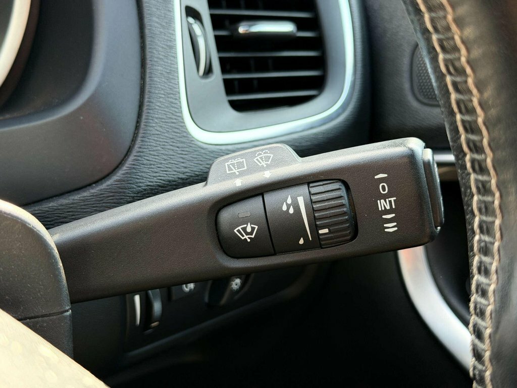 Volvo V40 T2 Momentum - Rear Park Assist, City Safety Black #40