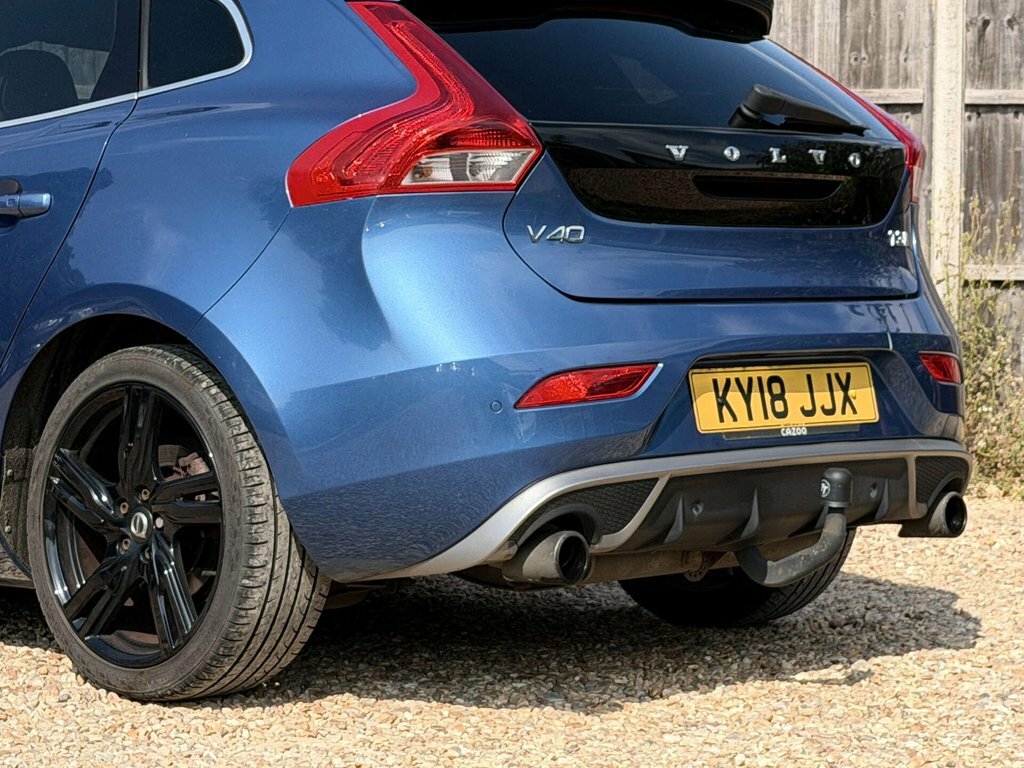 Volvo V40 T2 Momentum - Rear Park Assist, City Safety Black #22