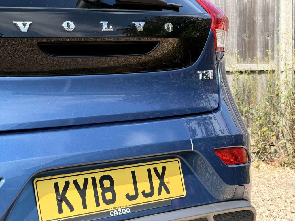 Volvo V40 T2 Momentum - Rear Park Assist, City Safety Black #23