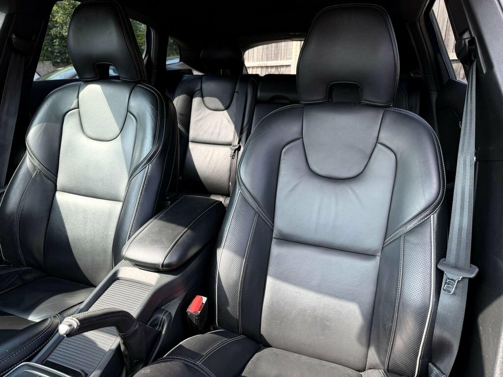 Volvo V40 T2 Momentum - Rear Park Assist, City Safety Black #31