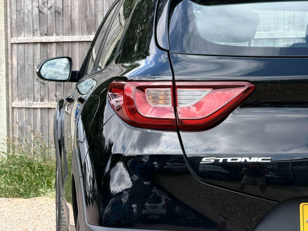 Kia Stonic Grey #24