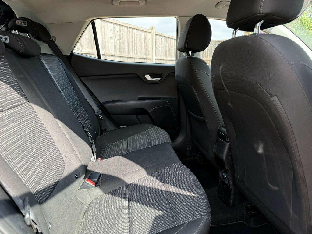 Kia Stonic Grey #37