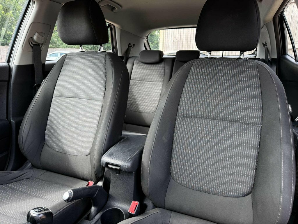 Kia Stonic Grey #33