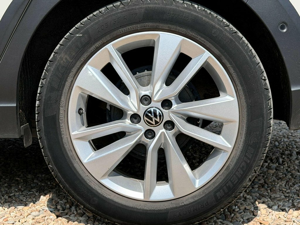 Volkswagen Taigo Hatchback Grey #25
