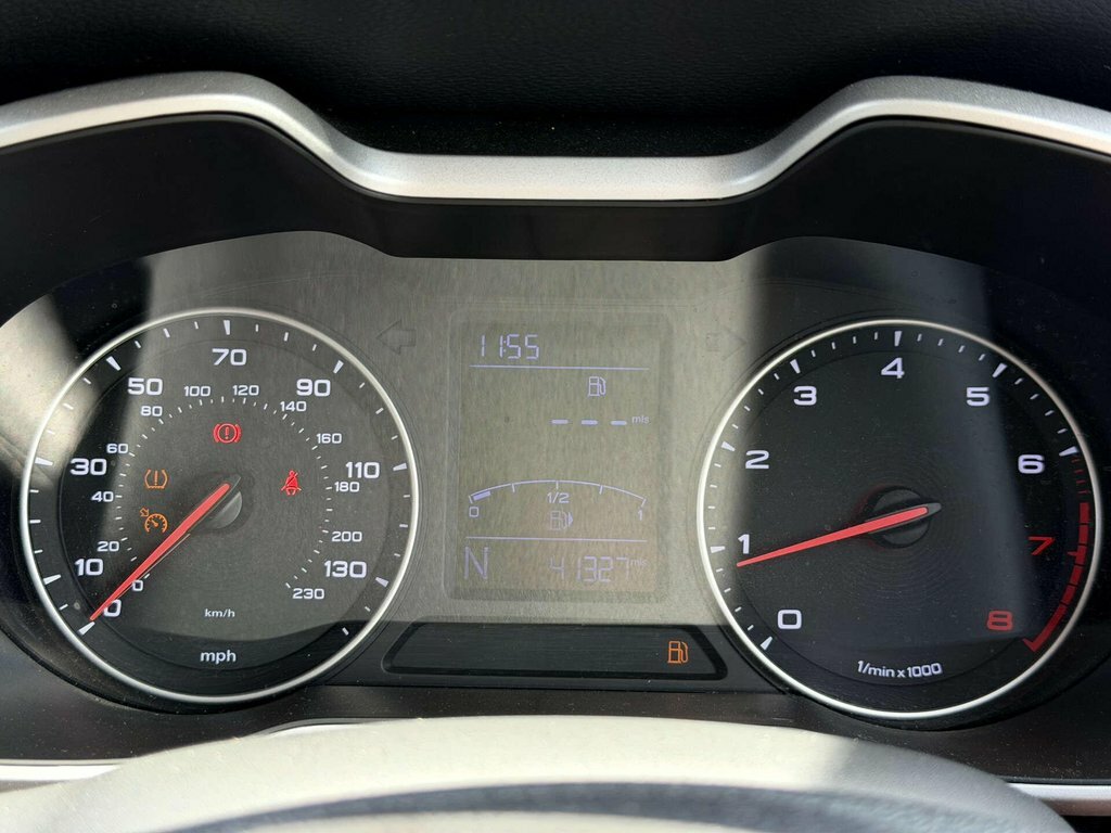 MG ZS Zs Exclusive T White #41