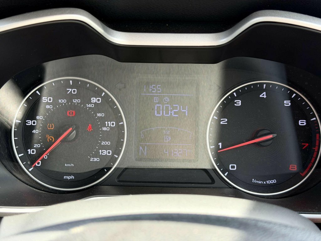 MG ZS Zs Exclusive T White #40