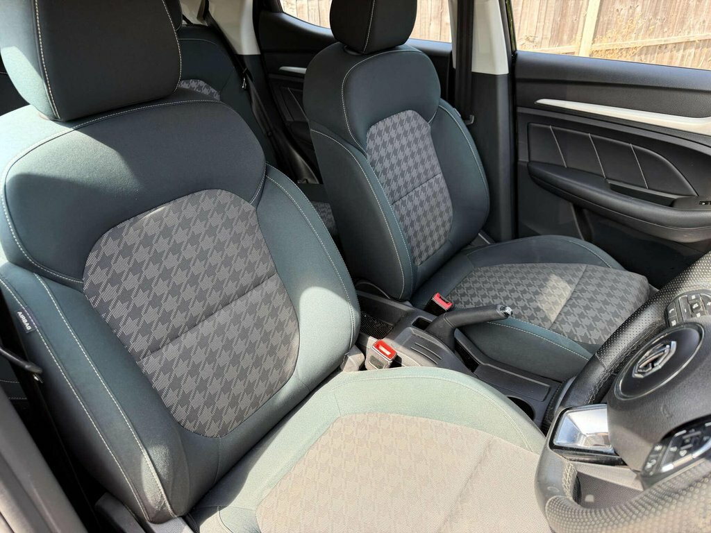 MG ZS Zs Exclusive T White #30