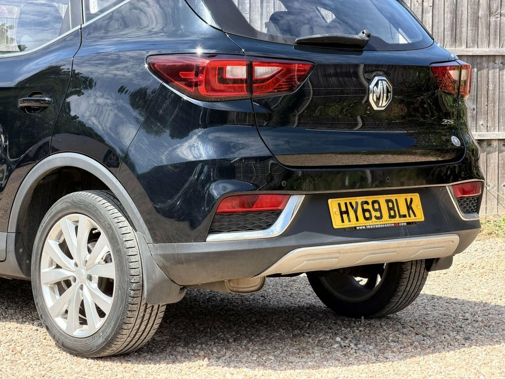 MG ZS Zs Exclusive T White #22