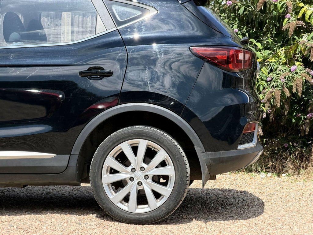MG ZS Zs Exclusive T White #21