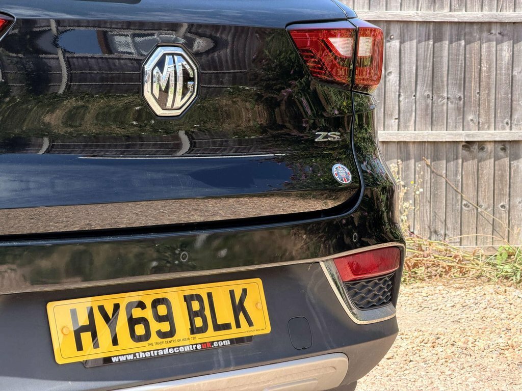 MG ZS Zs Exclusive T White #23