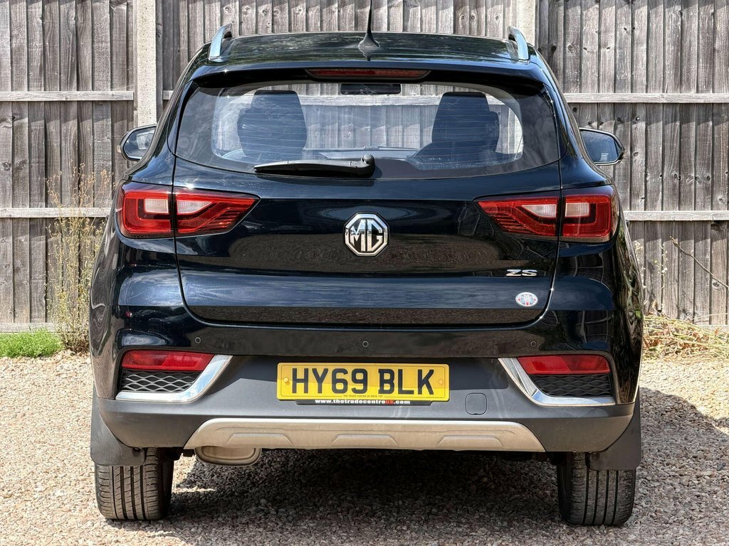 MG ZS Zs Exclusive T White #12