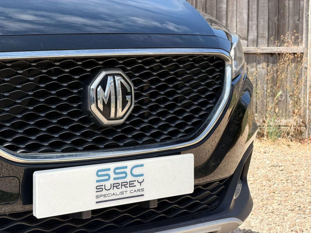 MG ZS Zs Exclusive T White #16