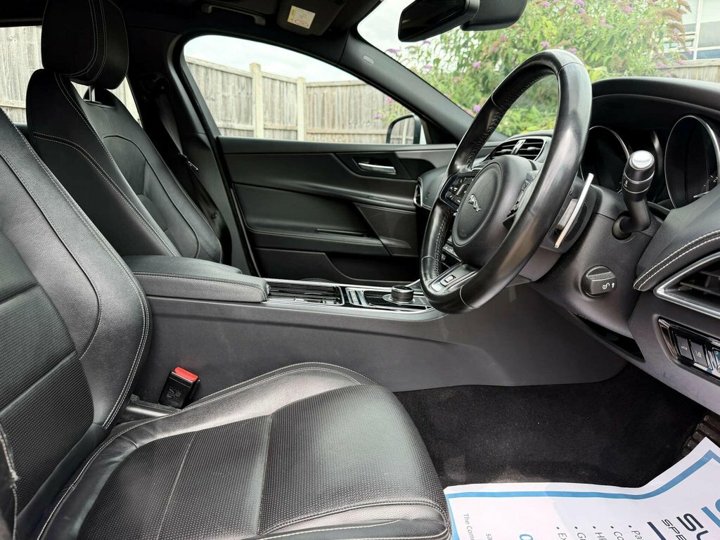 Jaguar XE R-sport Grey #29