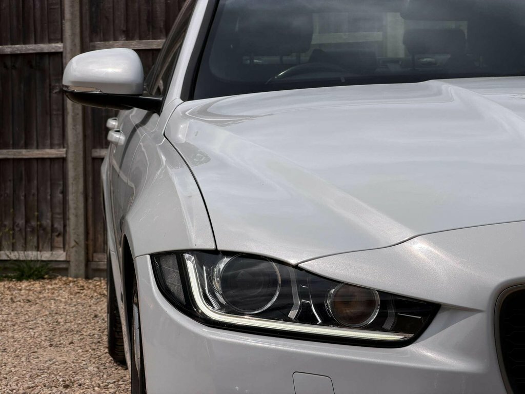 Jaguar XE R-sport Grey #18
