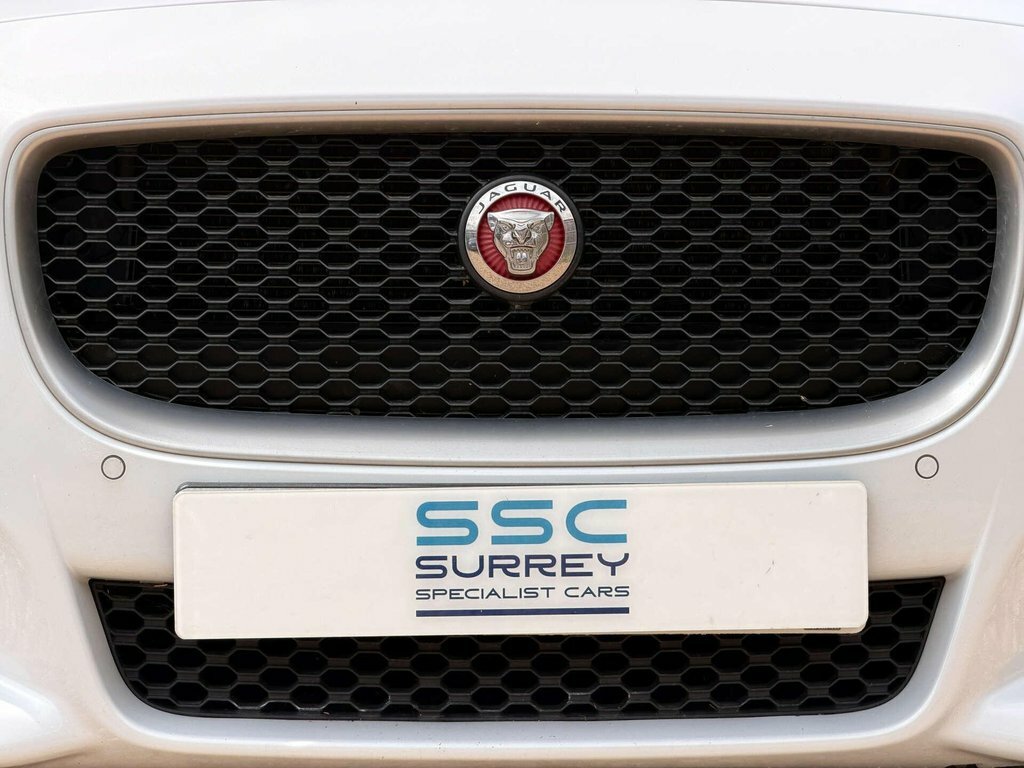 Jaguar XE R-sport Grey #17