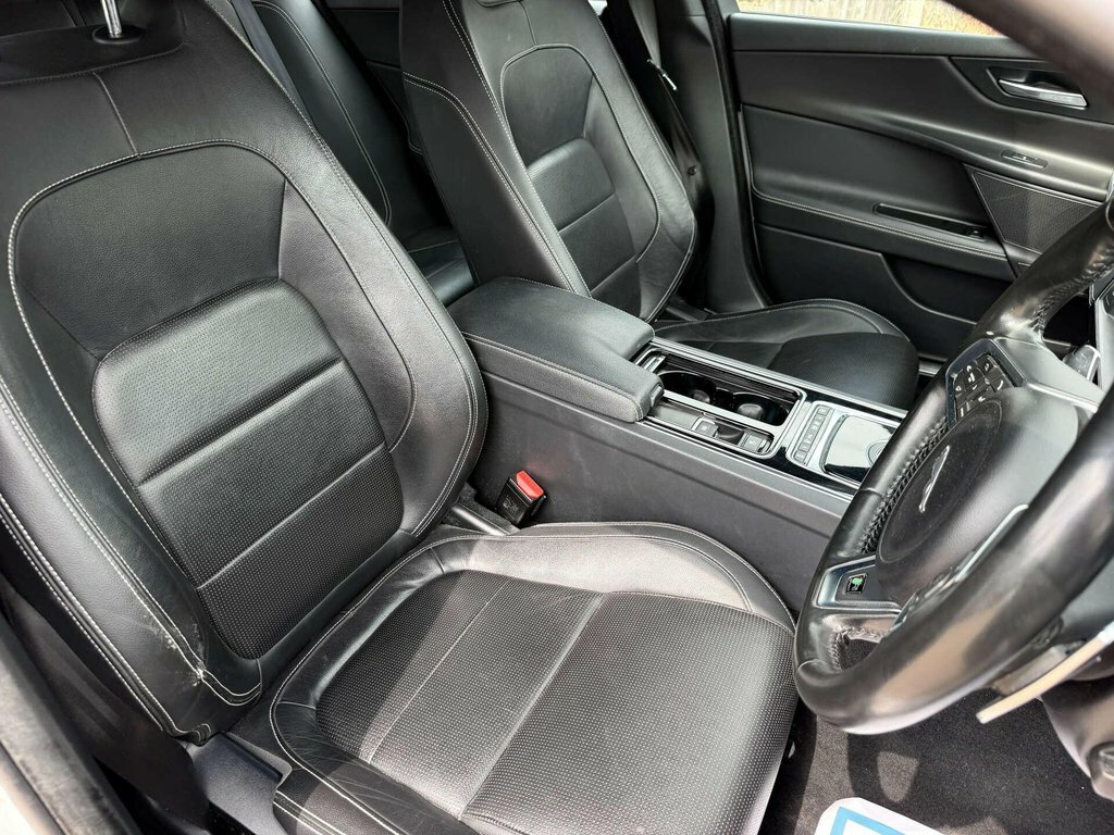 Jaguar XE R-sport Grey #30