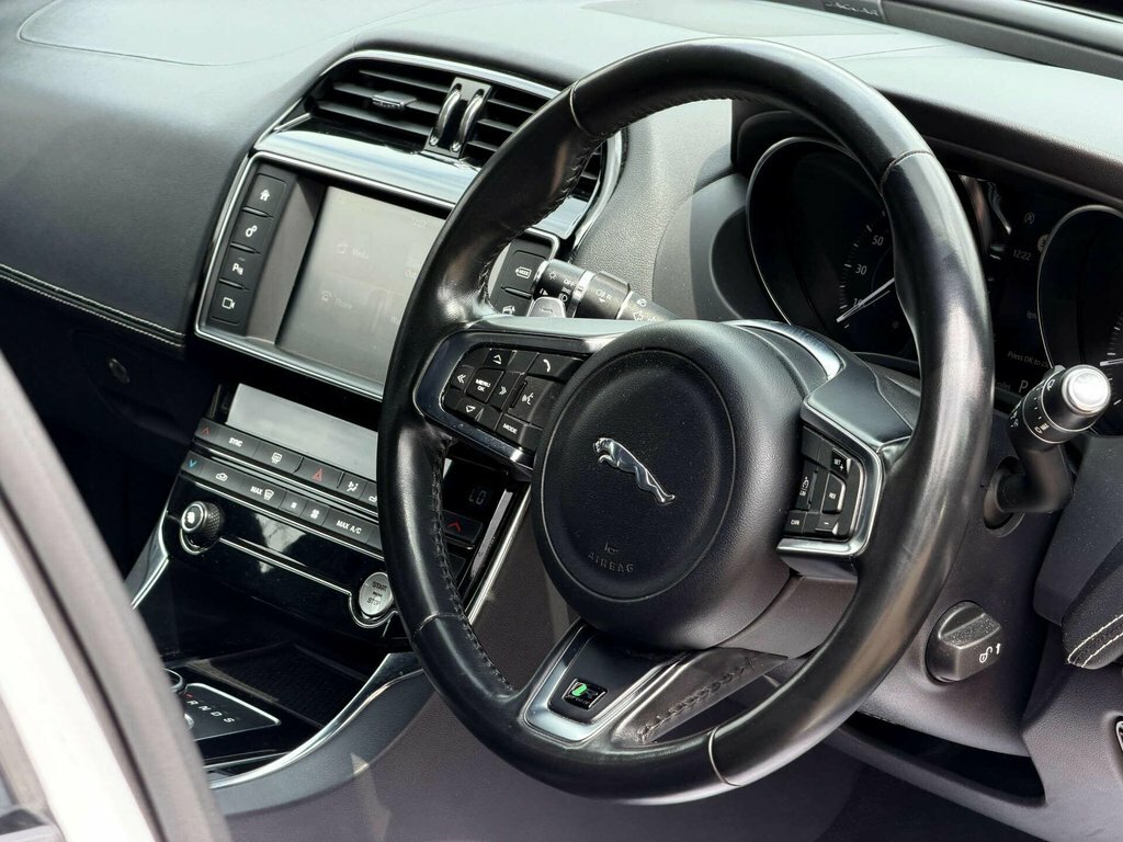 Jaguar XE R-sport Grey #38