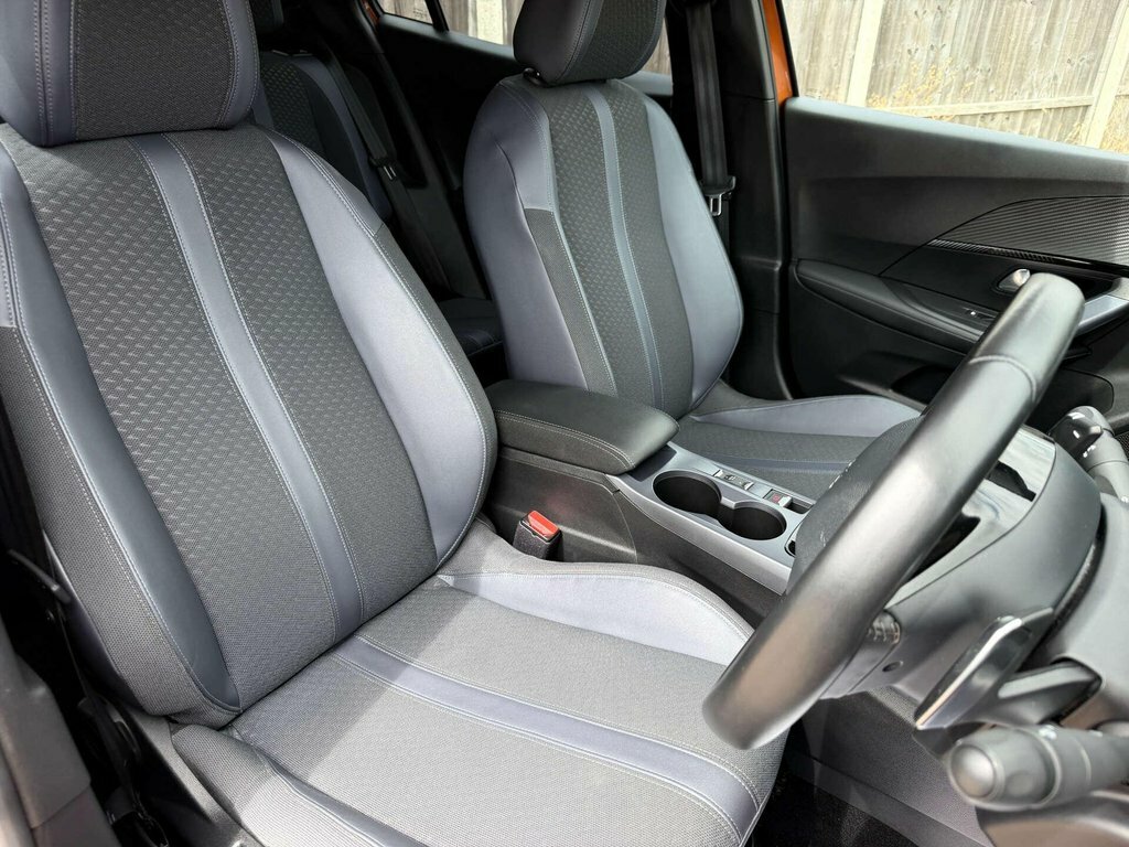Peugeot 2008 1.2L Allure KV20JUH Orange #5