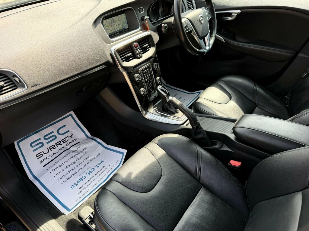 Volvo V40 1.5L Inscription Black #6