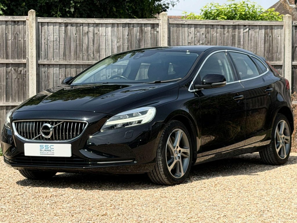 Volvo V40 1.5L Inscription Black #2