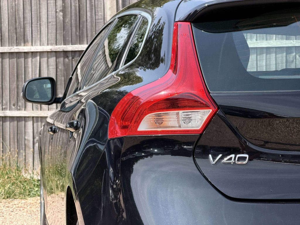 Volvo V40 T3 R-design Silver #24