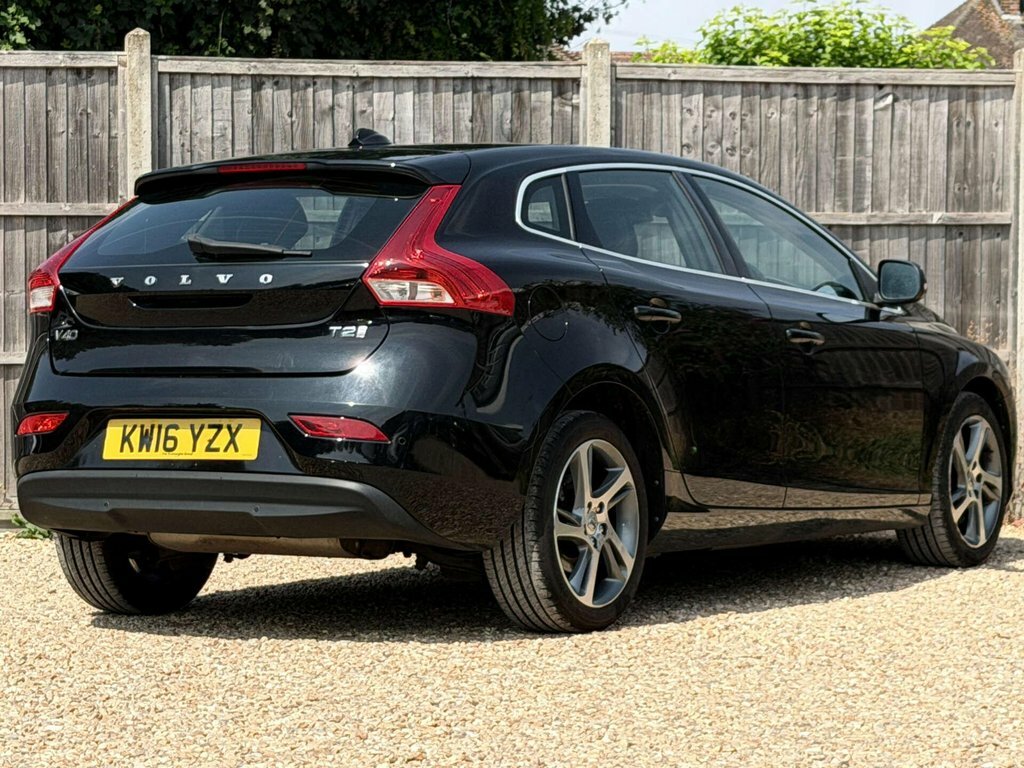 Volvo V40 1.5L Inscription Black #3