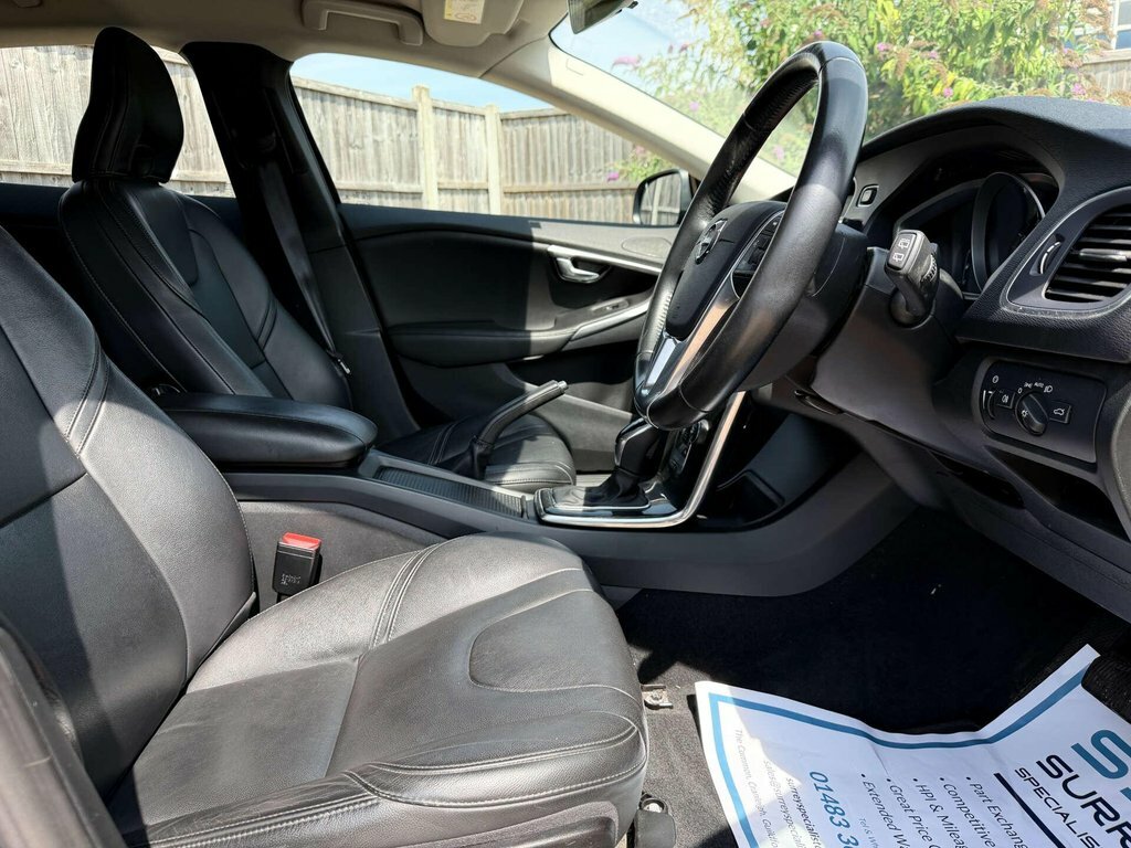 Volvo V40 1.5L Inscription Black #5