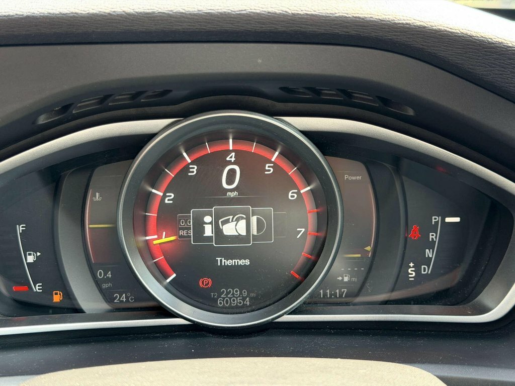 Volvo V40 T3 R-design Silver #55