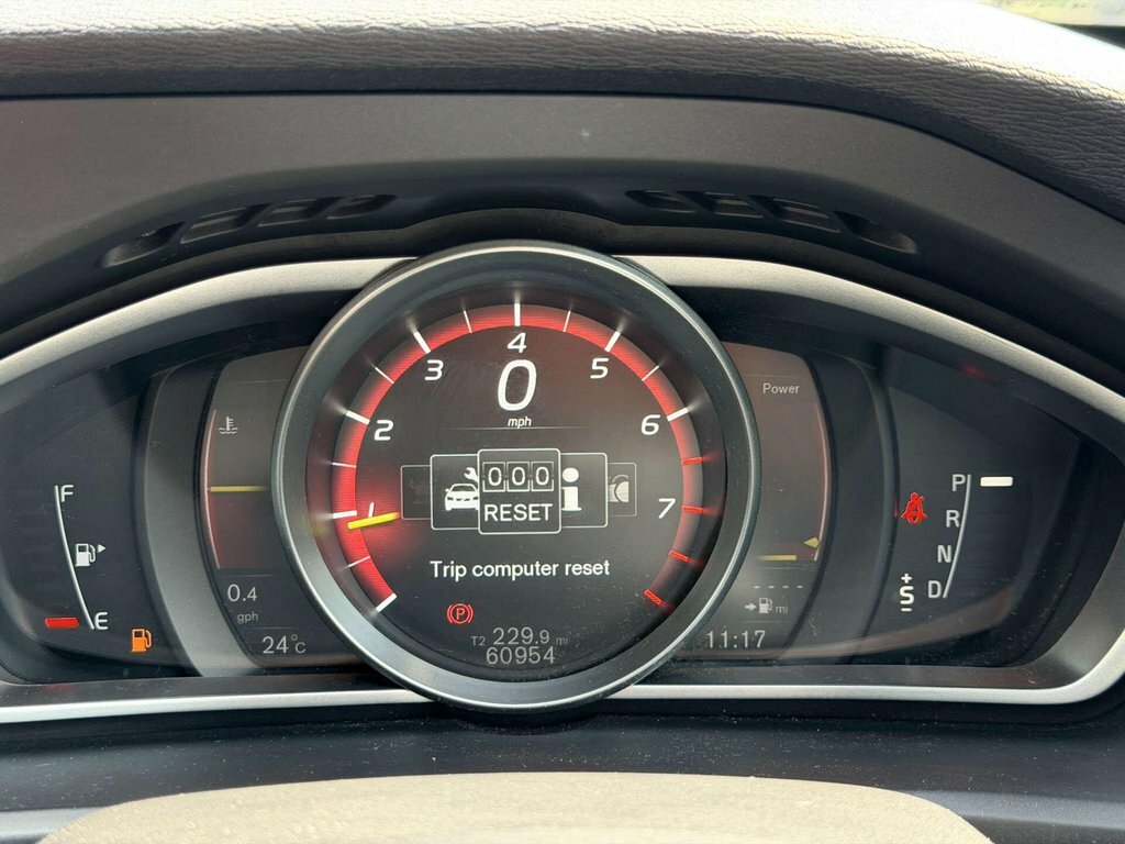 Volvo V40 T3 R-design Silver #59