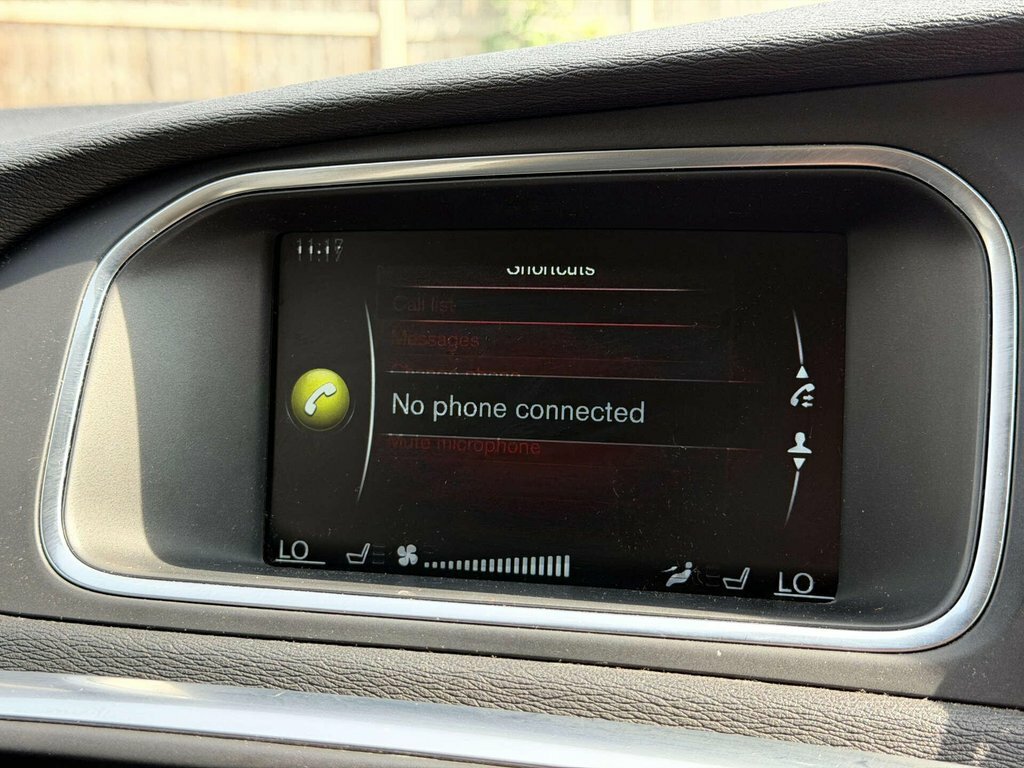 Volvo V40 T3 R-design Silver #52