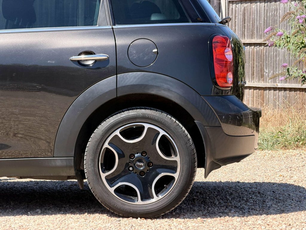 Mini Countryman 1.6L One 98 Bhp White #21