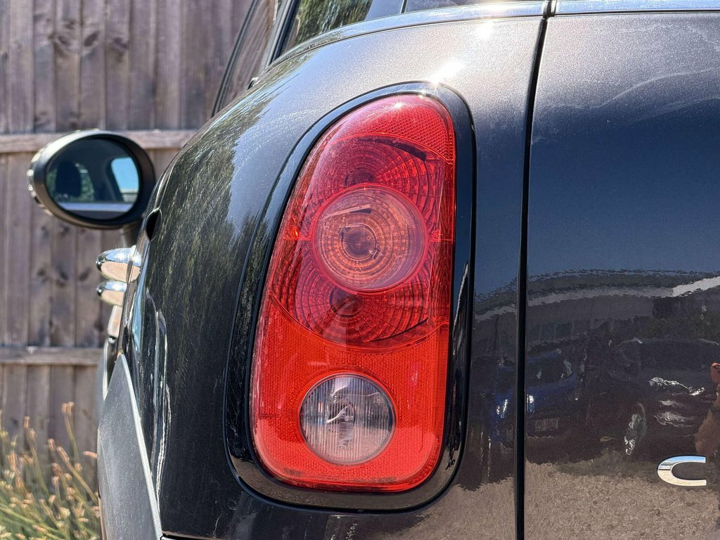 Mini Countryman 1.6L One 98 Bhp White #24