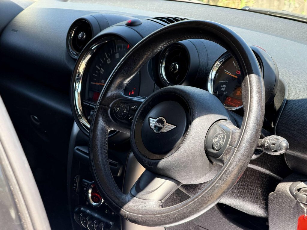 Mini Countryman 1.6L One 98 Bhp White #38
