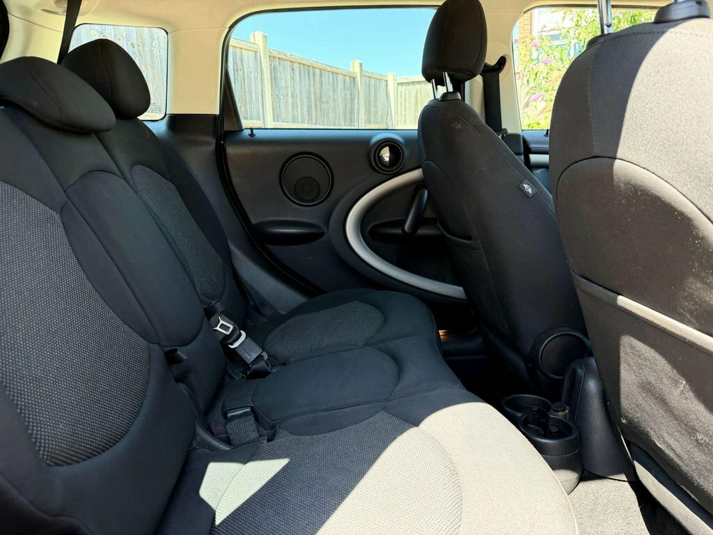Mini Countryman 1.6L One 98 Bhp White #33
