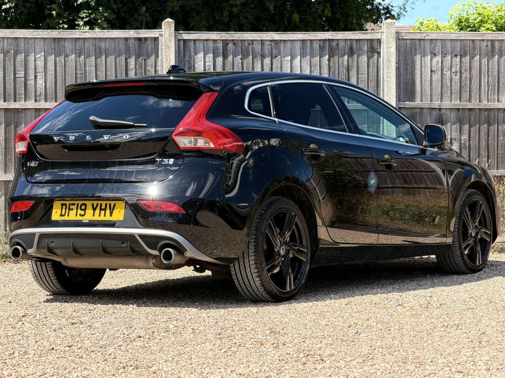 Volvo V40 1.5L R-design Edition Black #3