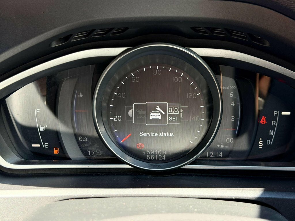 Volvo V40 2.0 D2 R-design Pro Euro 6 Ss Grey #58