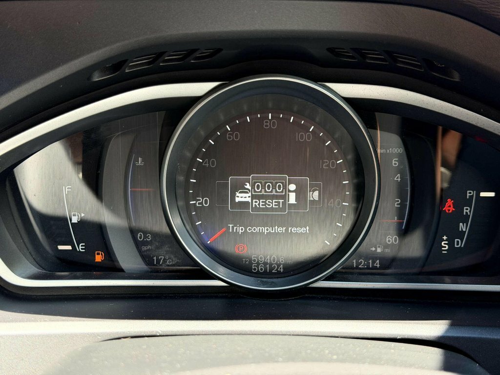 Volvo V40 2.0 D2 R-design Pro Euro 6 Ss Grey #59