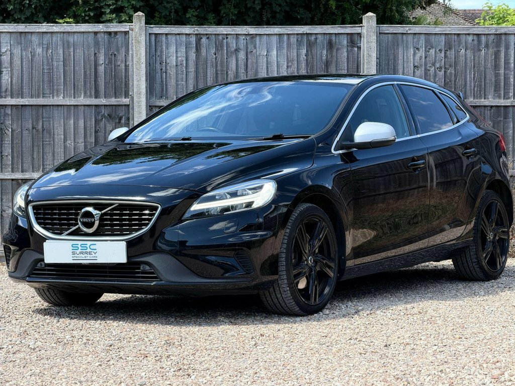 Volvo V40 1.5L R-design Edition Black #2