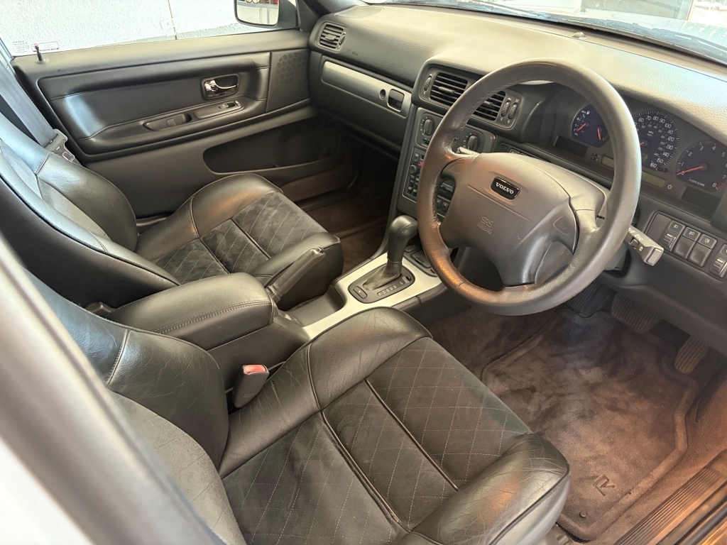 Volvo V70 Silver #7