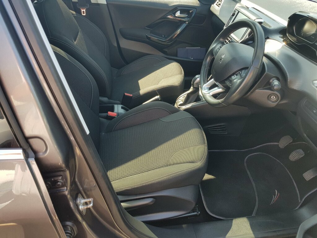 Peugeot 208 Active With Apple Car Play Android Black #10