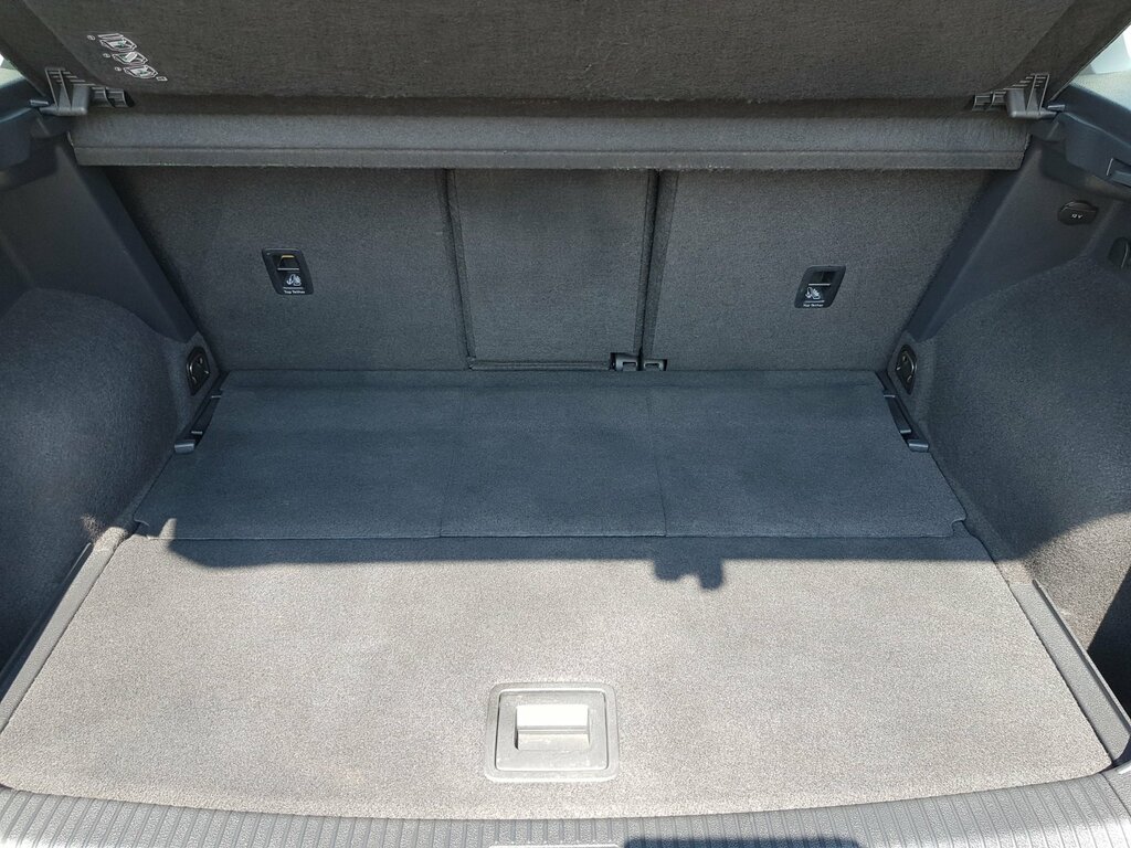 Volkswagen Golf SV Mpv White #24