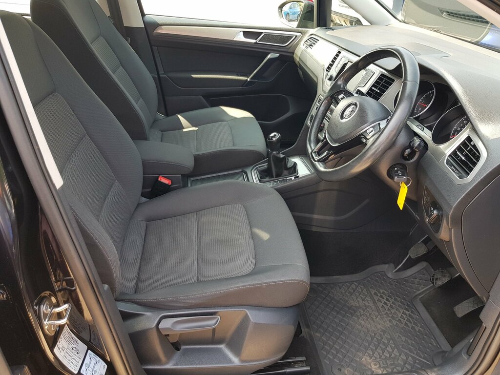 Volkswagen Golf SV Mpv White #9