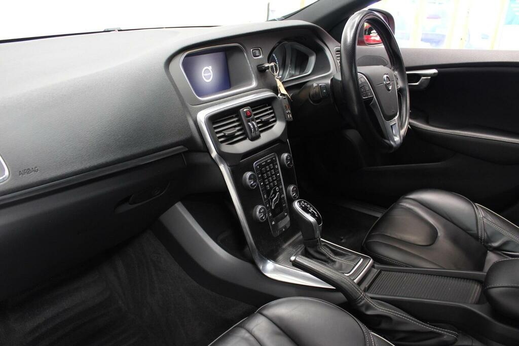 Volvo V40 Hatchback 2.0 D3 R-design Pro Euro 6 Ss KT17EFN Red #3