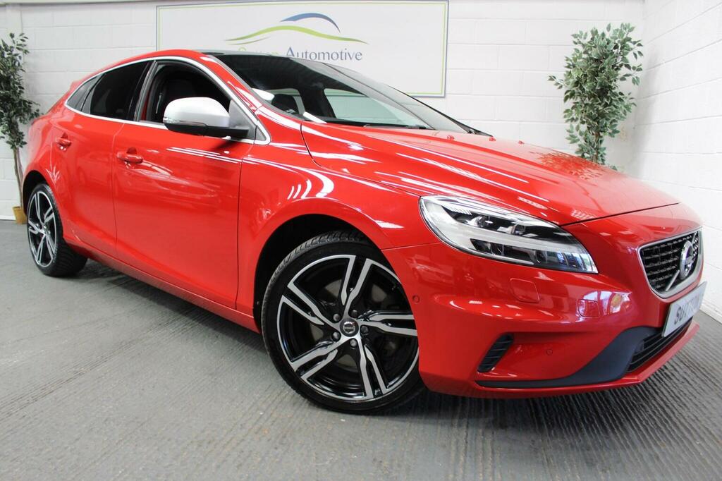 Volvo V40 Hatchback 2.0 D3 R-design Pro Euro 6 Ss Red